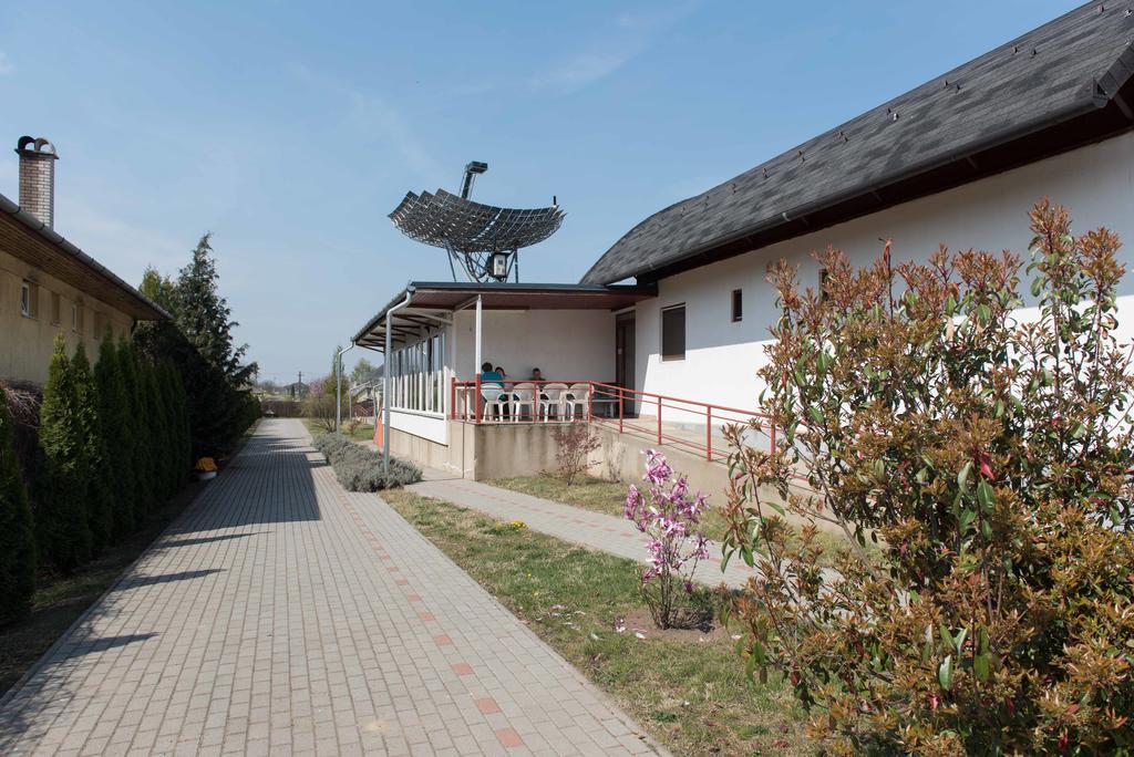 Bed and Breakfast Borbanyai Rehabilitacios Haz à Nyíregyháza Extérieur photo